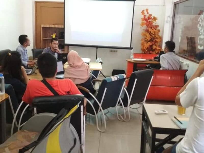 Delivertisa - Jasa Digital Agency Terbaik di Medan untuk Workshop Pelatihan Kelas Kursus Mentoring Digital Marketing, Meta Ads, Iklan Facebook, Instagram, WhatsApp - UKM, UMKM, Perusahaan, Dinas Instansi Pemerintahan - Branding, Website